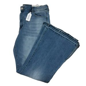 SO 28/38W High Rise Medium Light Distressed Flare With Slit Jeans NWT